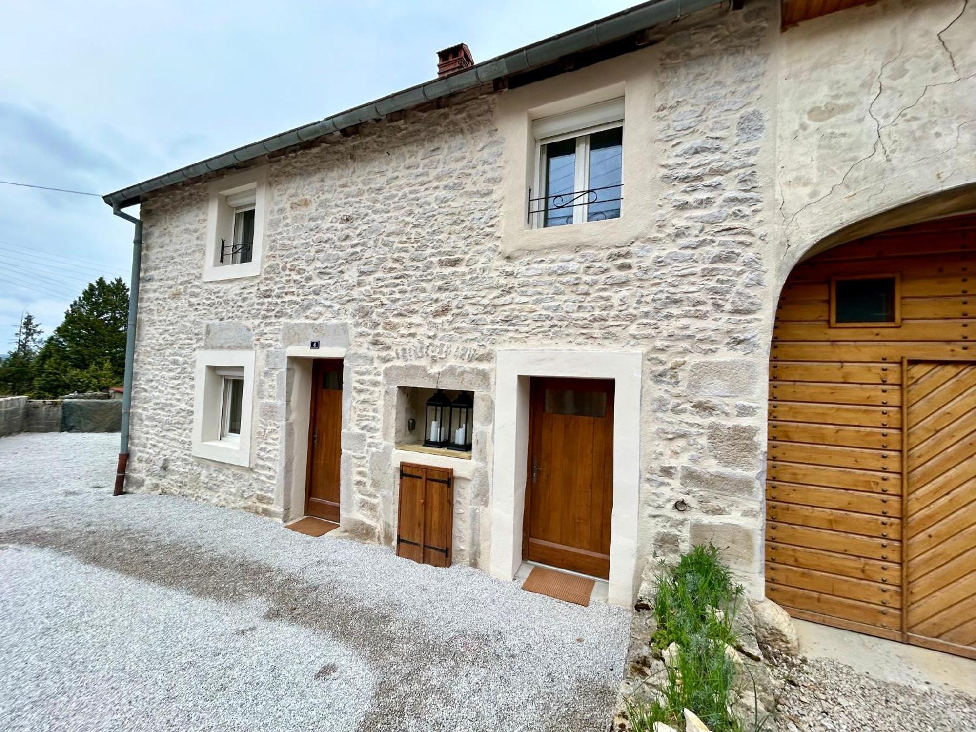 ChâtillonUn Cocon En Plein Coeur Du Jura别墅 外观 照片